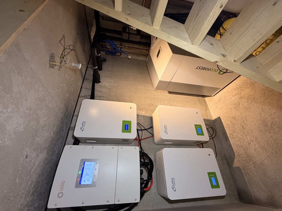 30 kWh installation cellar with AI energy control.